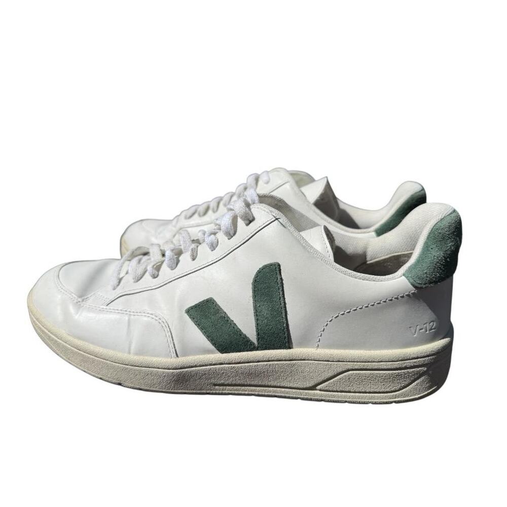 Veja V12 White Leather Sneaker Men size 11.5